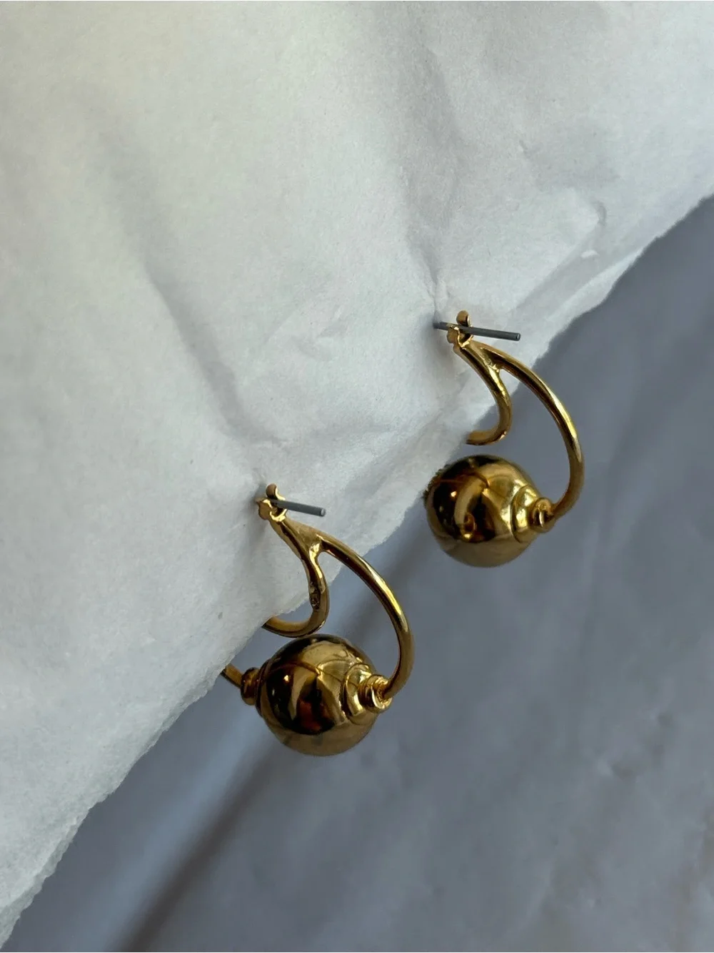 Vintage | Gold-Tone Dome Drop Earrings